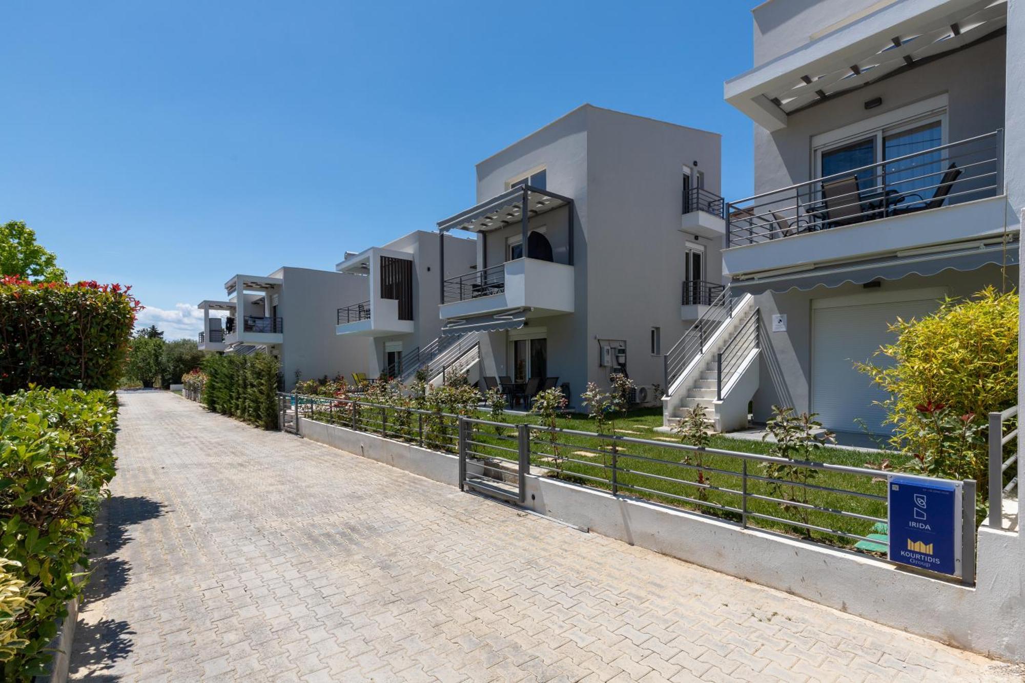 Апартаменты Kleoniki & Irida Residential Complexes Офринио Экстерьер фото